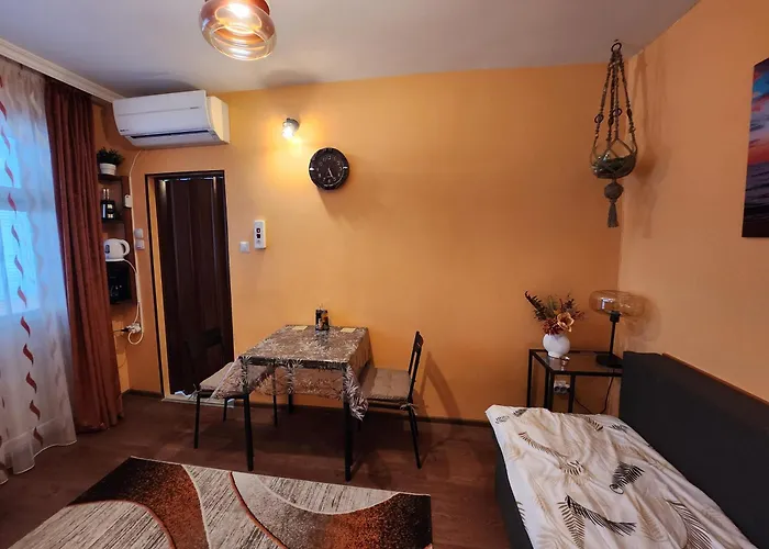 Studio 7A Cozy Central Oasis *